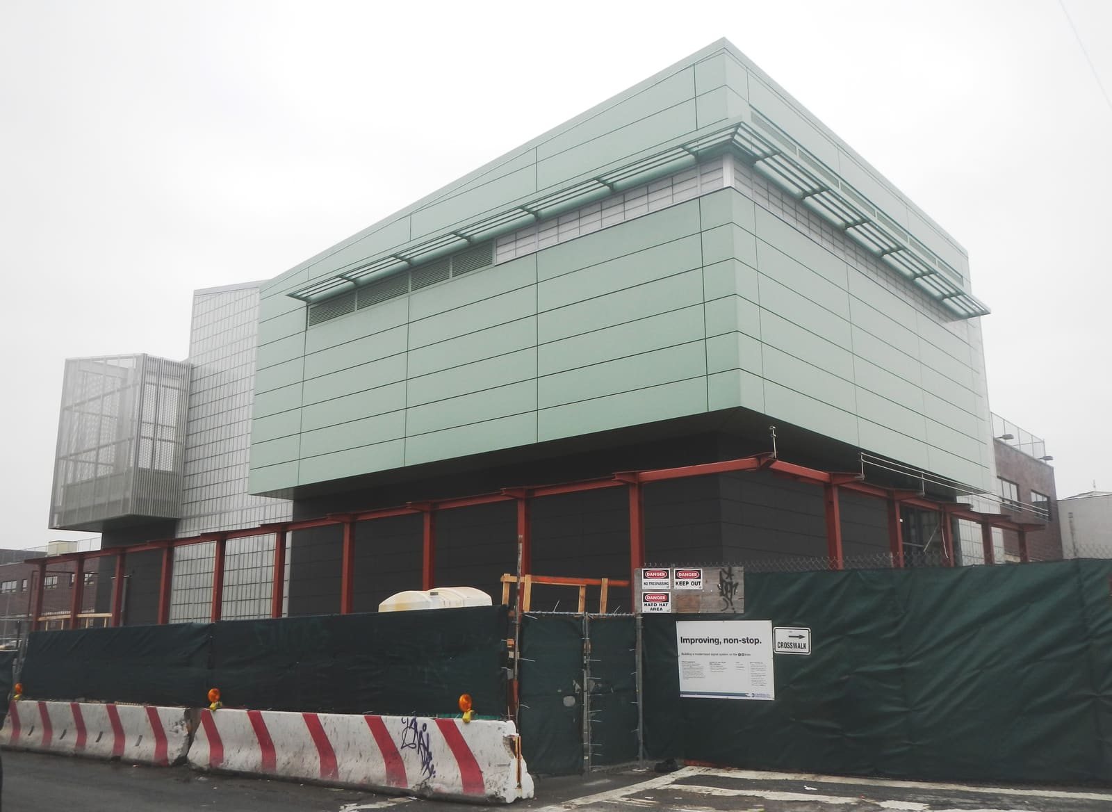 屋根の葺き替えと外壁塗装の施工前